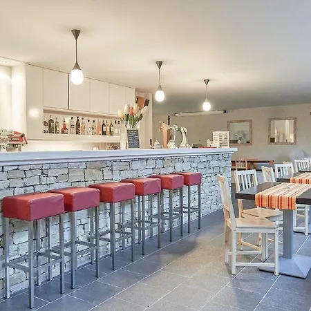 Four Bedroom Holiday In Lanzac Semesterbostad