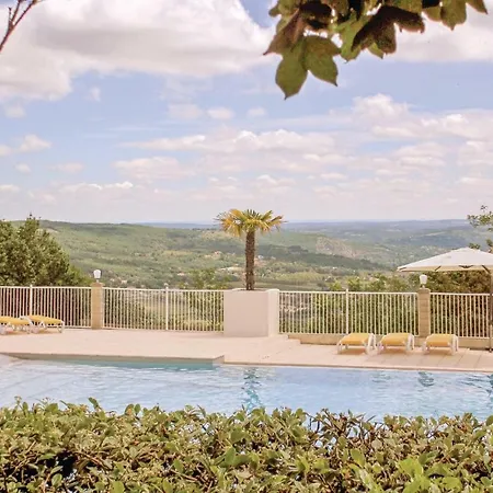 Four Bedroom Holiday In Lanzac Semesterbostad